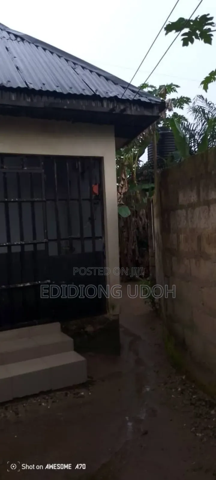 2bdrm Block of Flats in Calabar Itu Road, for sale