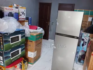 Powerful Double Door Hisese Refrigerator 154 Liters Ref200d