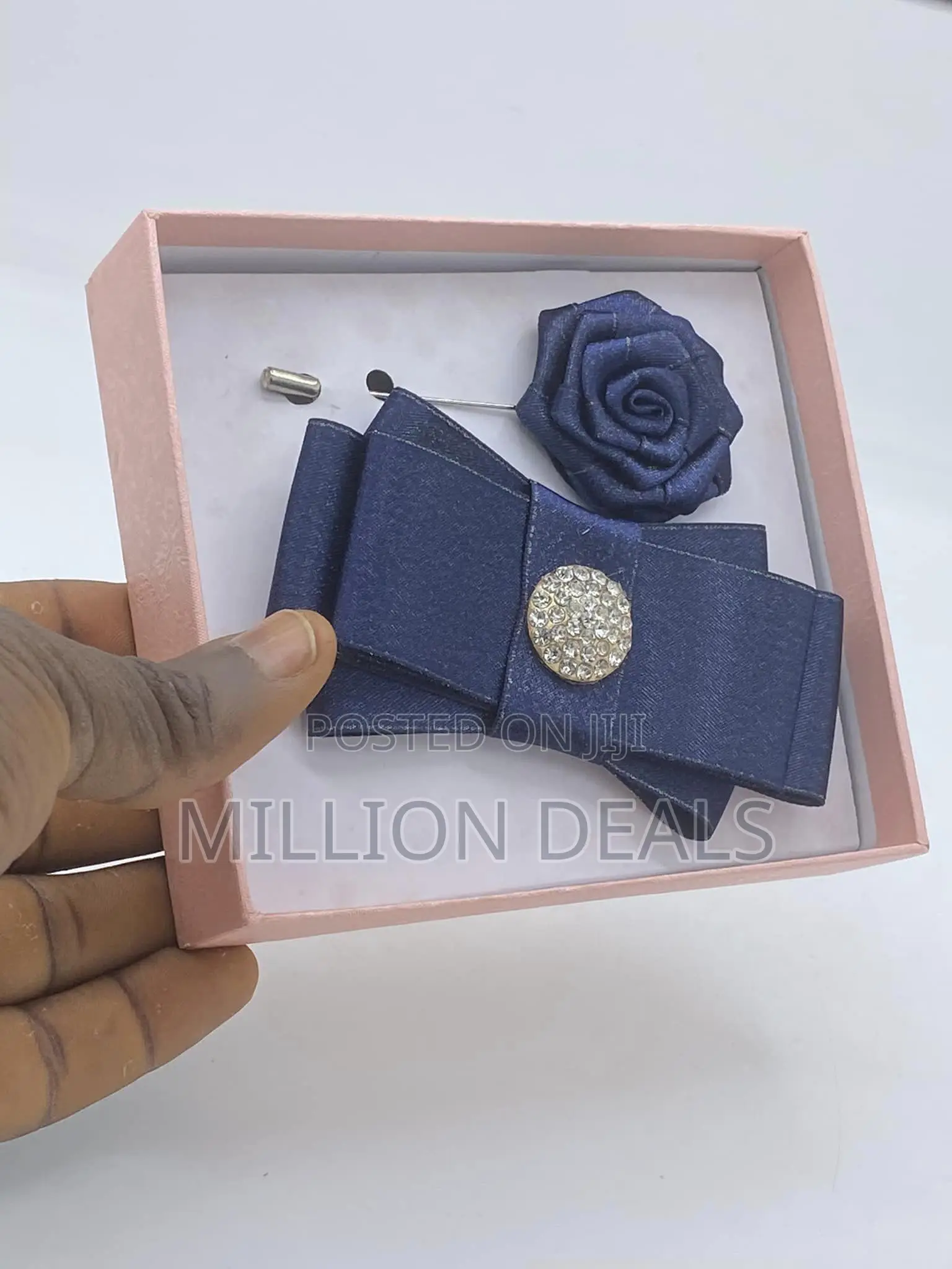 2-in-1 Classic Bow Tie N Lapel