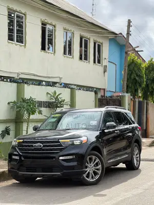 Ford Explorer XLT 4x4 2020 Black