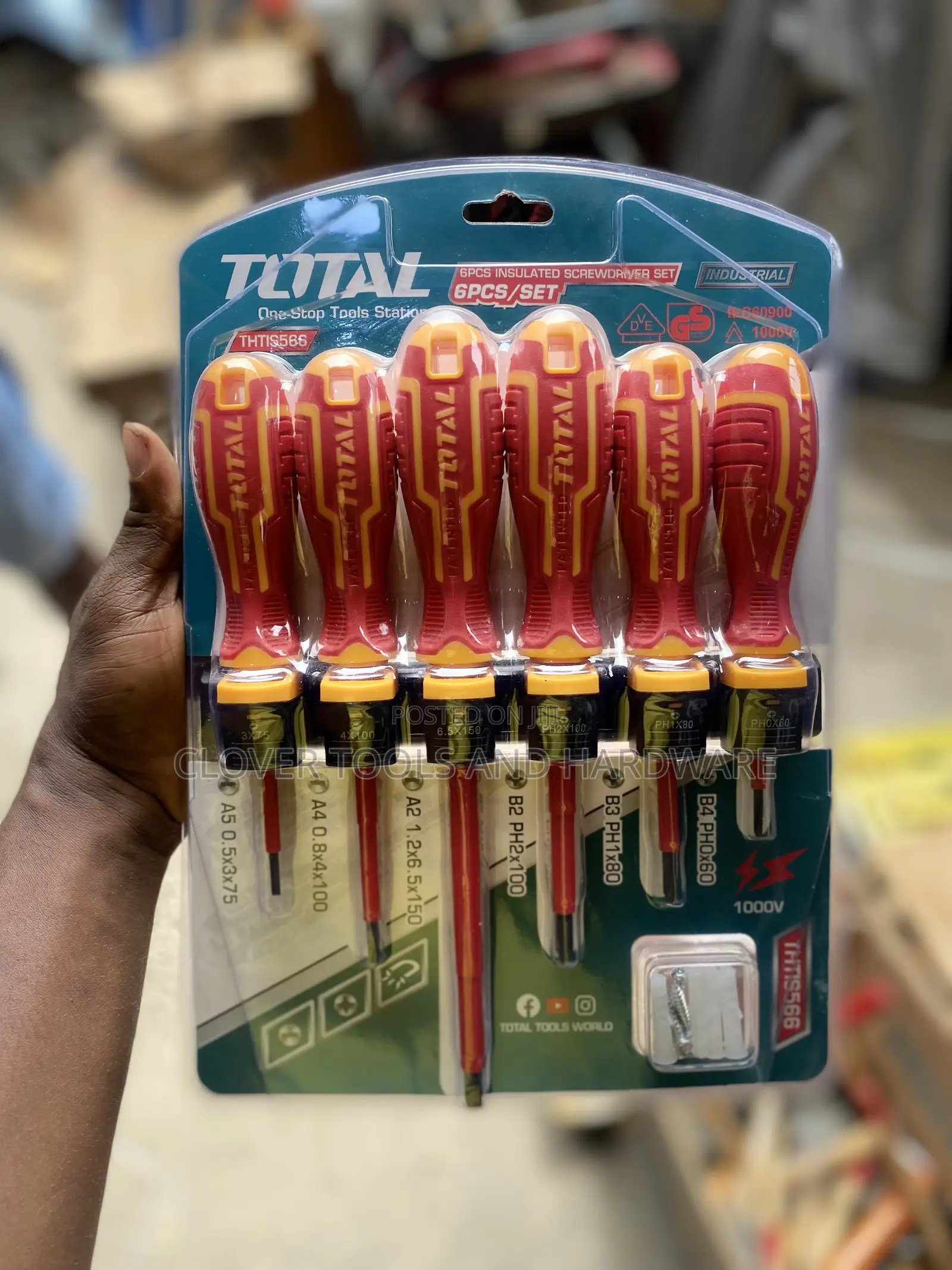 TOTAL Insulated Screwdriver Set