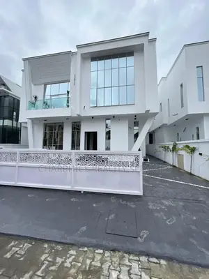 5bdrm Duplex in Chevron for sale