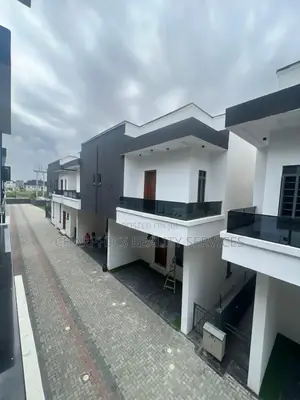 4bdrm Duplex in Ikate for sale