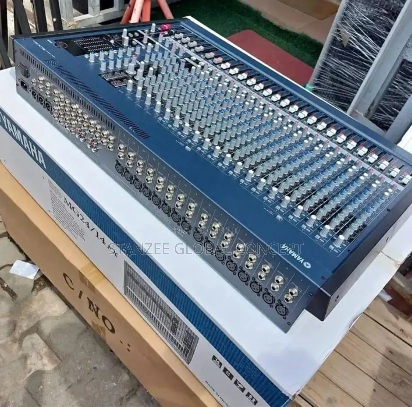 Yamaha Mg24/14fx Mixing Console
