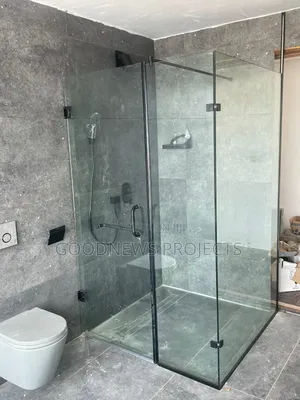 {Frameless} Plain Glass Cubicle