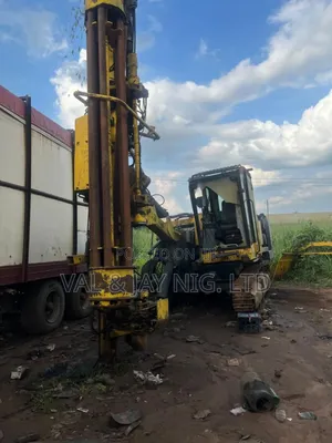 Photo - Excavator Pilling Machine - Company Use