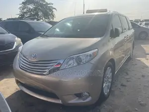 Toyota Sienna Limited FWD 7-Passenger 2013 Gold