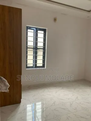 4bdrm Duplex in Medina Estate for rent