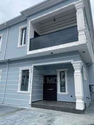 4bdrm Duplex in Medina Estate for rent