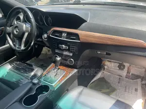 Mercedes-Benz C300 2014 Silver