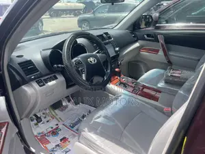 Toyota Highlander 2012 Red
