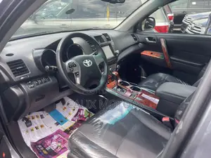 Toyota Highlander 2012 Gray