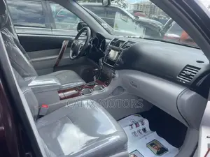 Toyota Highlander 2013 Red