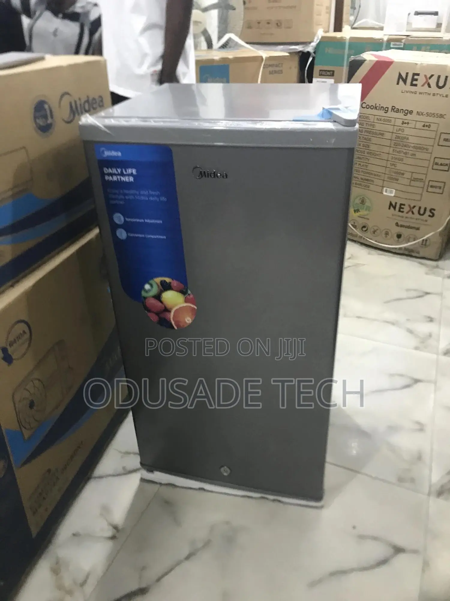 Healthy Harvest Midea 90 Litres Single Door Refrigerator in Kosofe