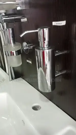 Vado Soap Dispenser ( Silver)