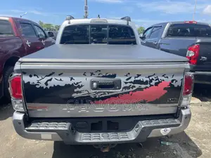 Toyota Tacoma 2019 Silver