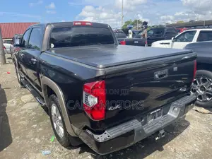 Toyota Tundra 2018 Brown