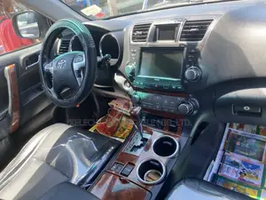 Toyota Highlander Limited 3.5l 4WD 2013 Black