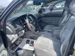 Toyota Tacoma 2011 Gray
