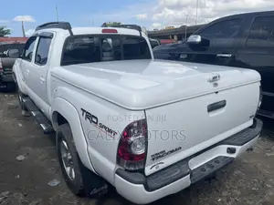 Toyota Tundra 2014 White