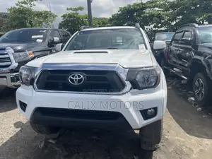Toyota Tundra 2014 White
