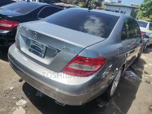 Mercedes-Benz C300 2011 Gray