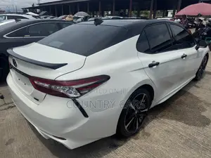 Toyota Camry XSE V6 FWD 2020 White