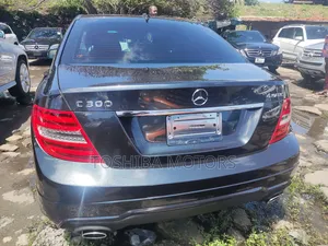 Mercedes-Benz C300 Sport 4Matic Sedan AWD (3.0L 6cyl 7A) 2012 Black