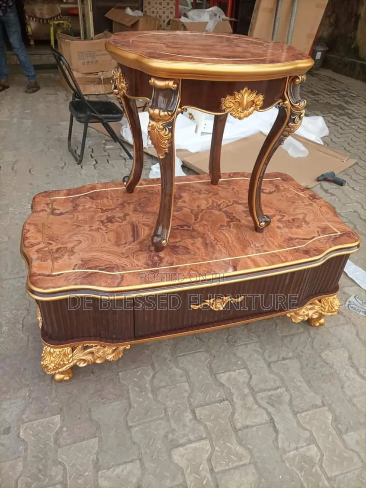 Royal Center Table
