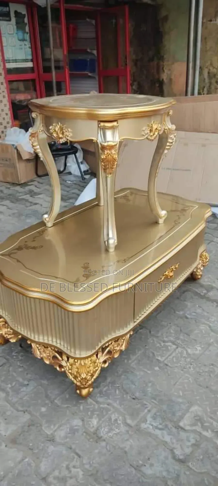Royal Center Table