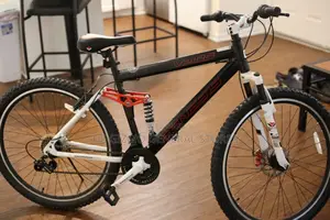 Genesis 27.5" V2100 Men's Mountain Bike, Black