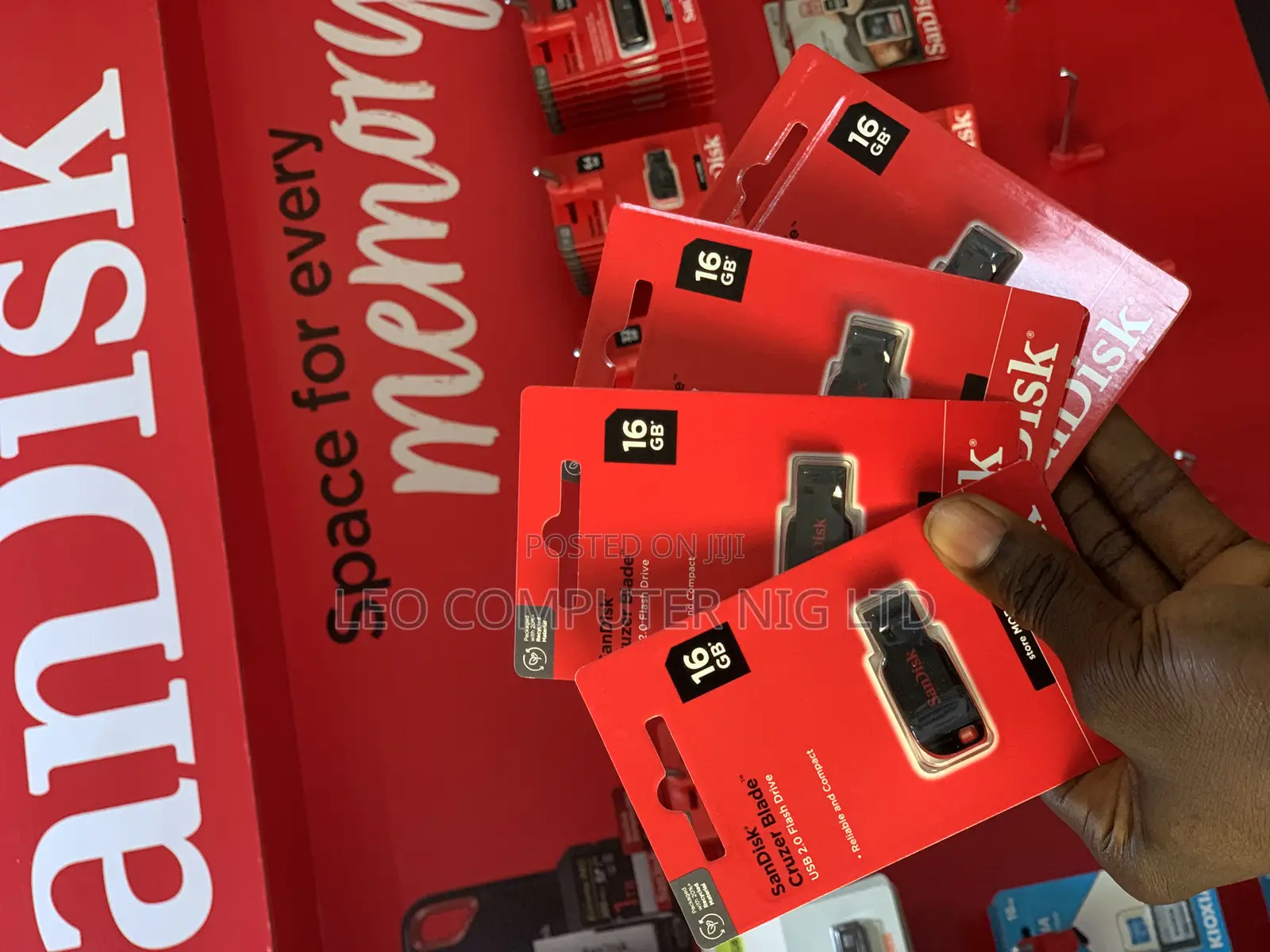 Sandisk 16GB Cruzer Blade Flash Drive