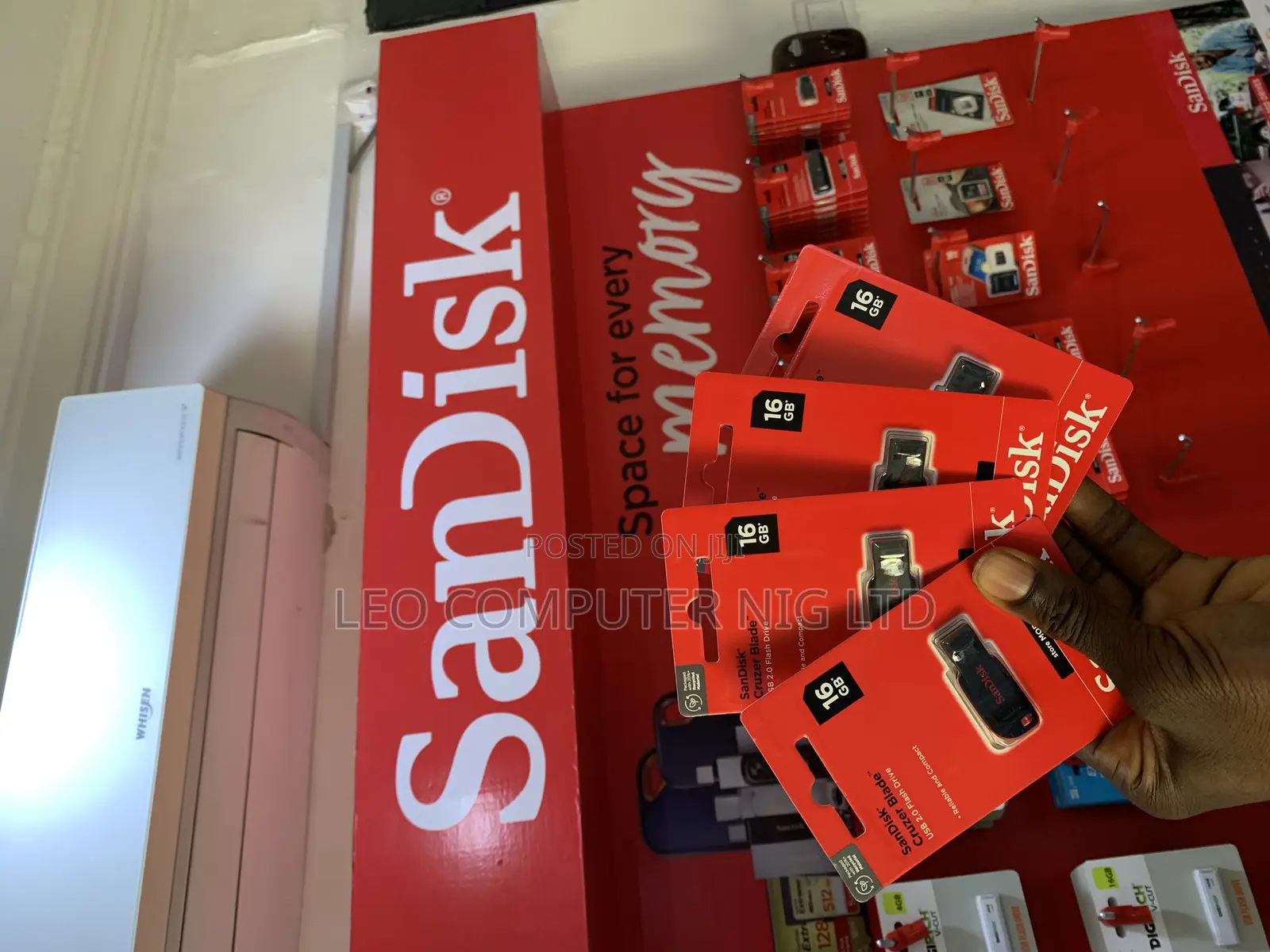 Sandisk 16GB Cruzer Blade Flash Drive