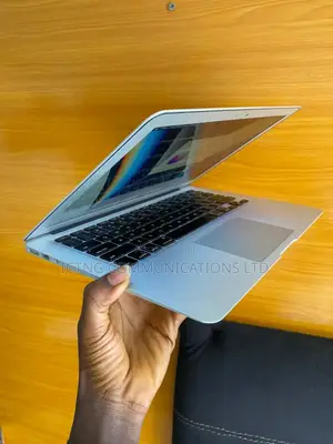 Laptop Apple MacBook Air 4GB Intel Core i5 SSD 128GB