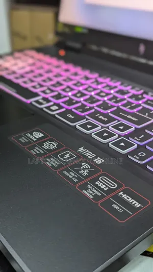 Laptop Acer Nitro 17 32GB AMD Ryzen 7 SSD 1T
