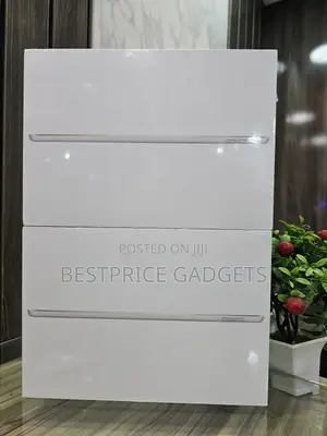 New Apple iPad 9.7 64 GB Silver
