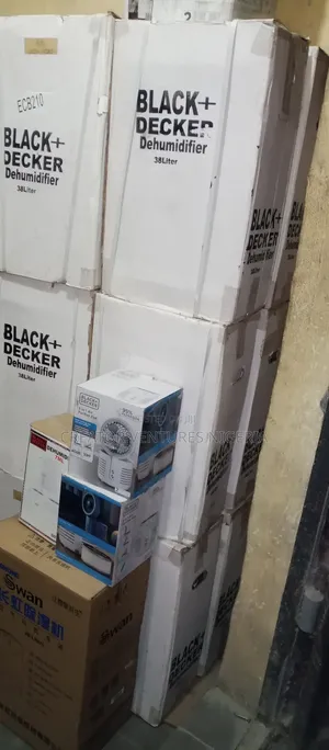 Dehumdifer Black Decker ,Remove Mist, Waiters Odours Etc