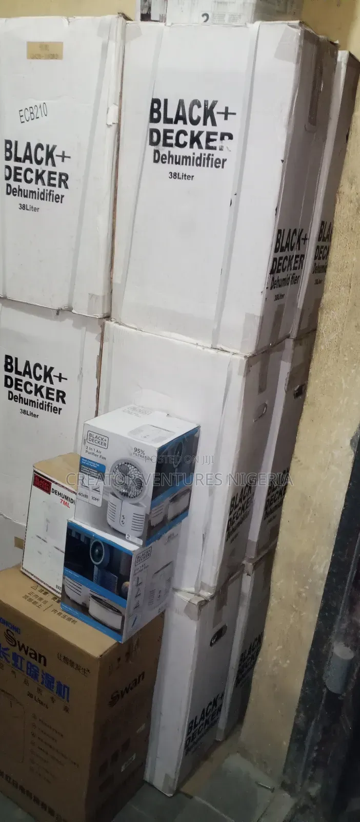 Dehumdifer Black Decker ,Remove Mist, Waiters Odours Etc