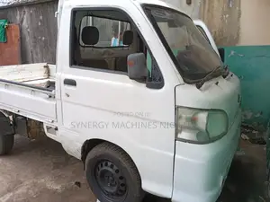 Photo - Daihatsu Hijet 2022 White