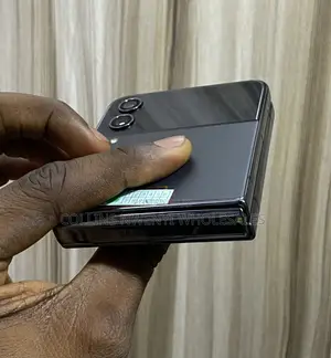 Samsung Galaxy Z Flip4 128 GB Black