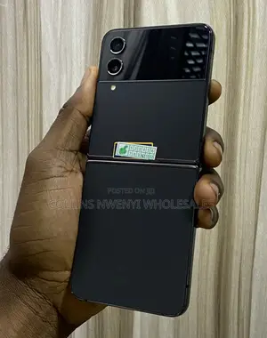 Samsung Galaxy Z Flip4 128 GB Black