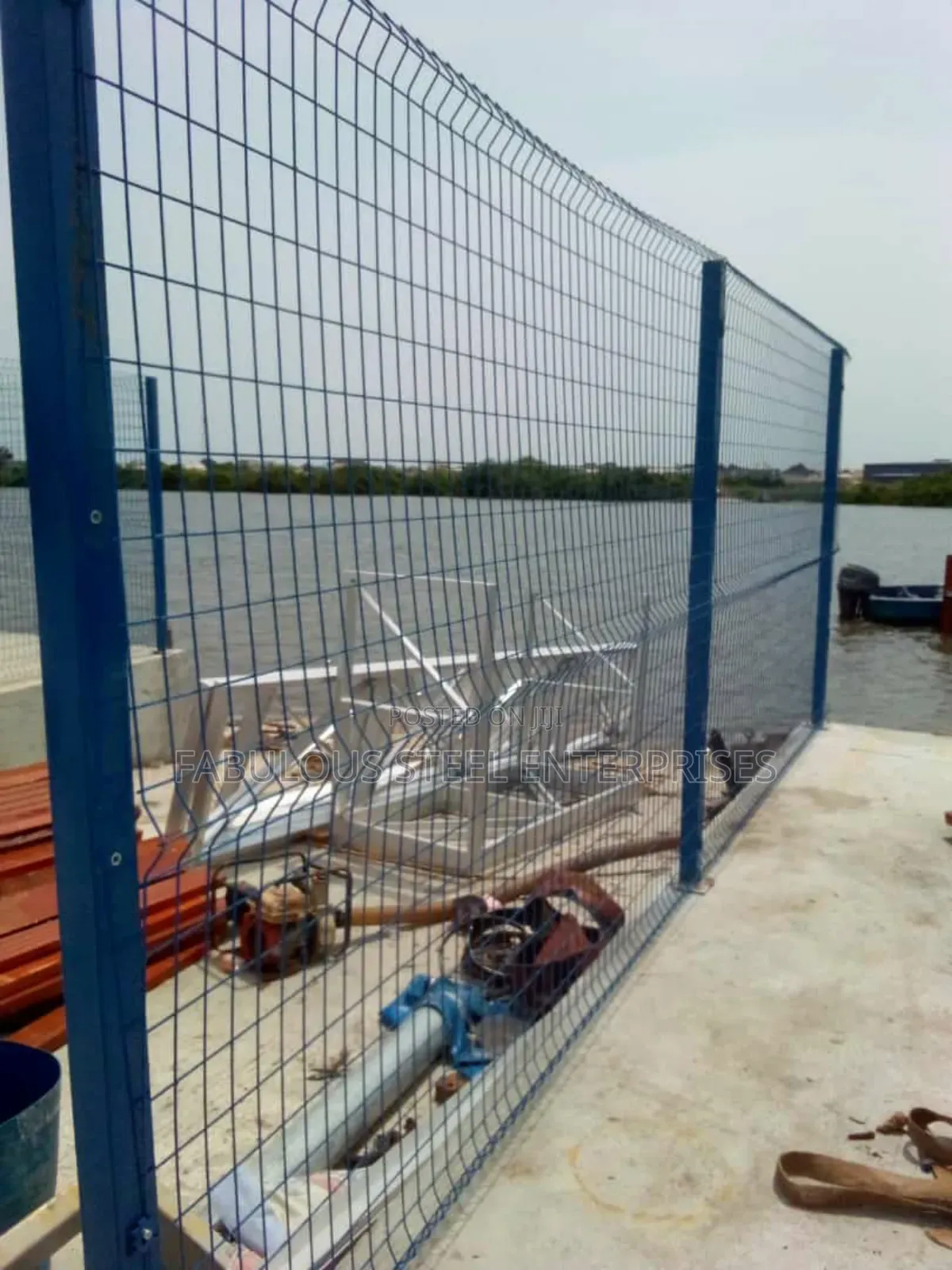 Mesh Wire 100 X 50 8ft by 9ft Blue Colour