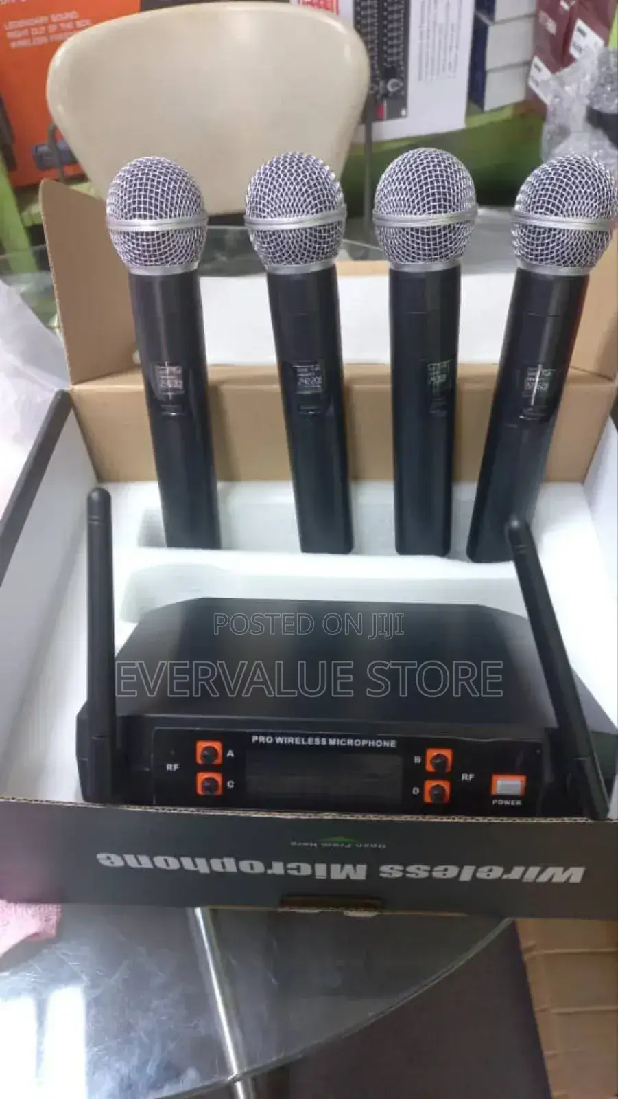 PRO 4 IN 1 Wireless Microphone