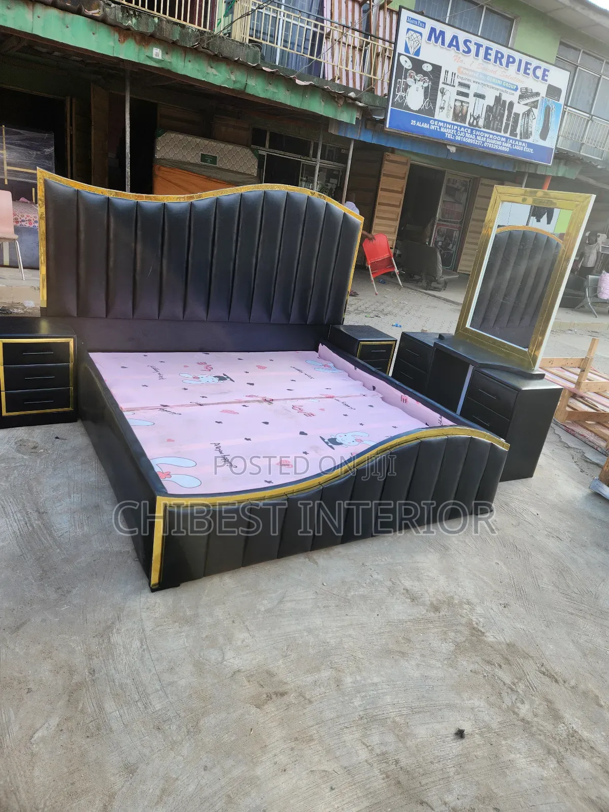 High Quality 6by6 Leather Bed Stand