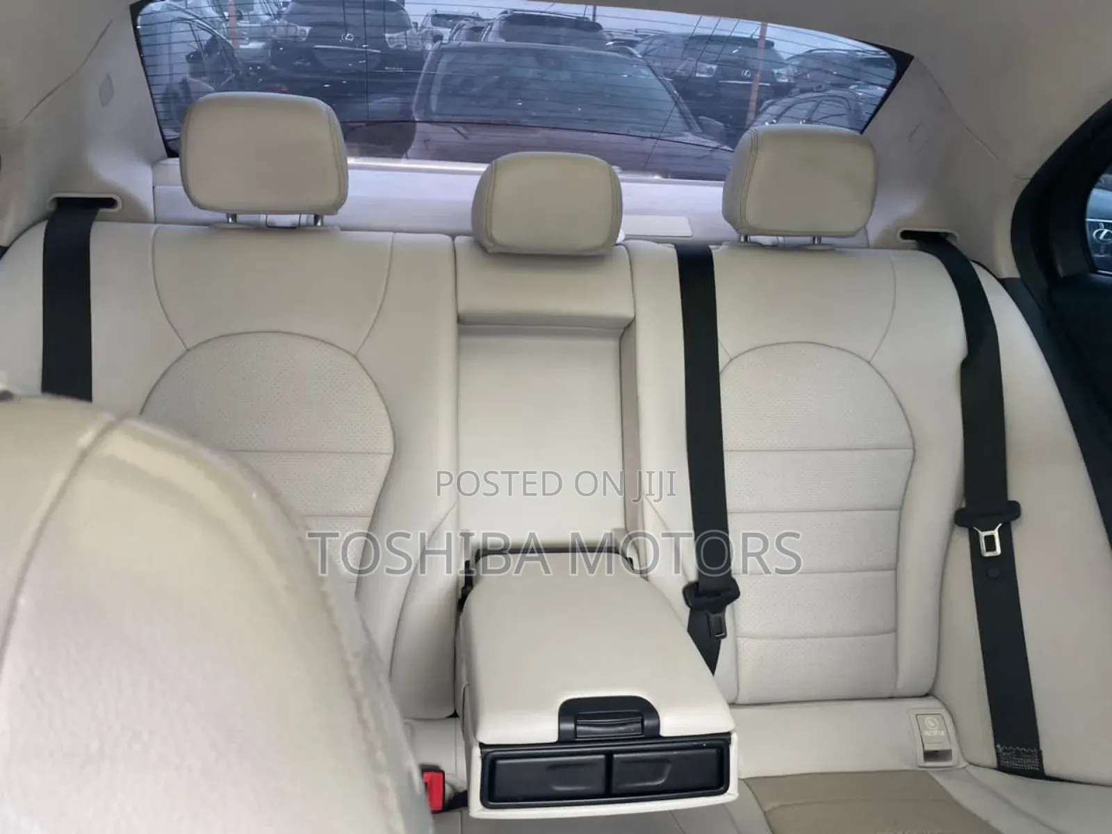 Mercedes-Benz C300 2015 Silver
