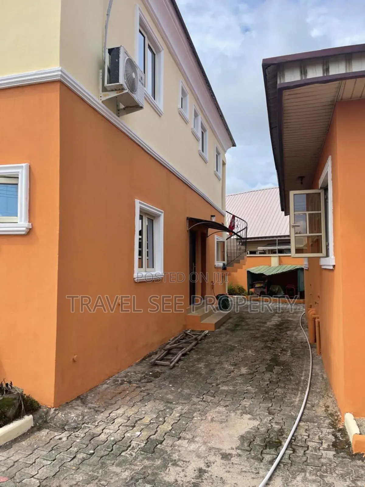 Furnished 3bdrm Block of Flats in Mayfair Garden for sale