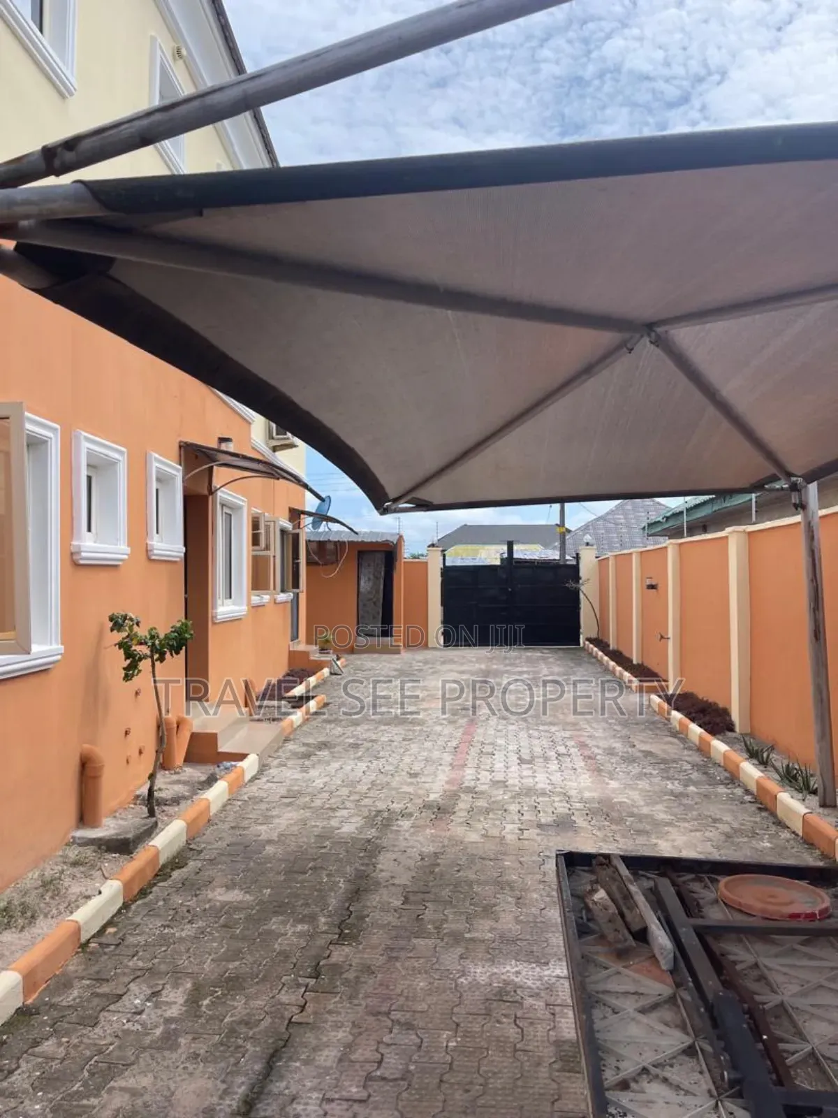 Furnished 3bdrm Block of Flats in Mayfair Garden for sale