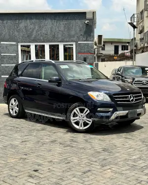 Mercedes-Benz M Class ML350 4MATIC 4dr SUV AWD (3.5L 6cyl 7A) 2014 Blue