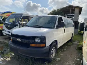 Chevrolet 3500 2013 White