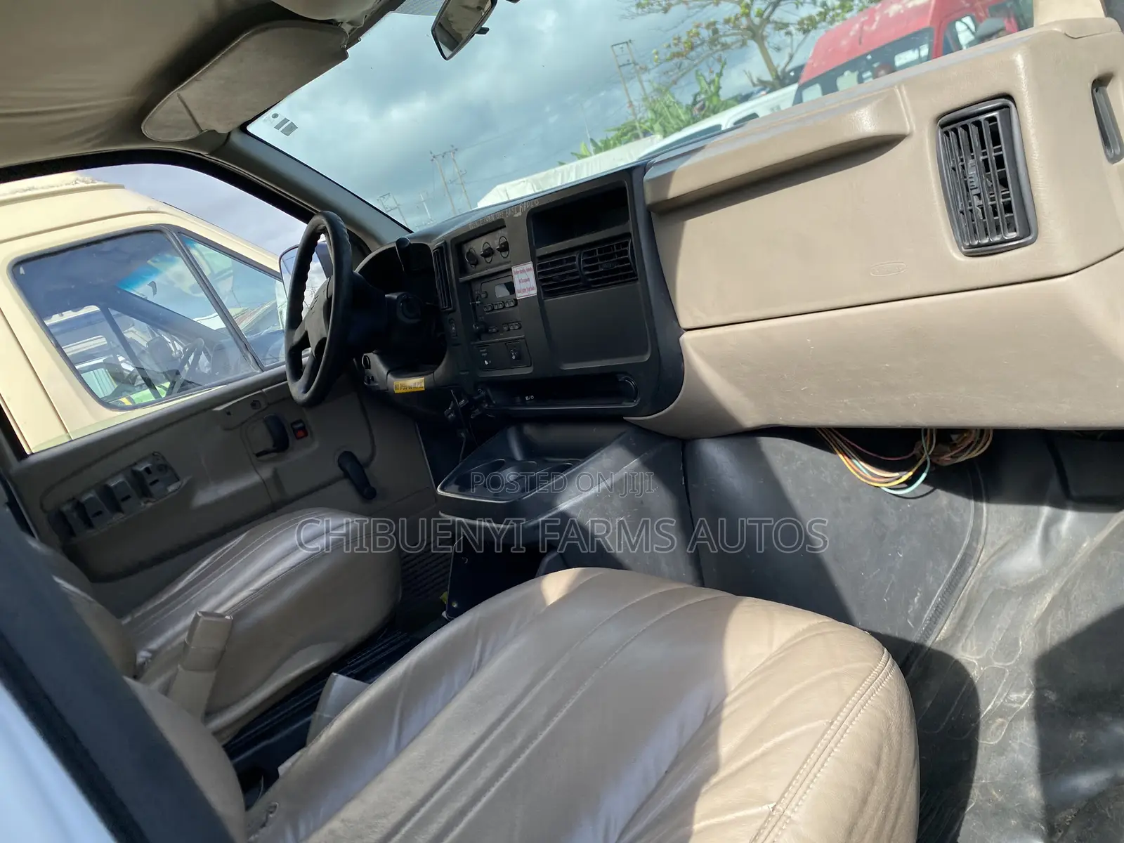 Chevrolet 3500 2013 White